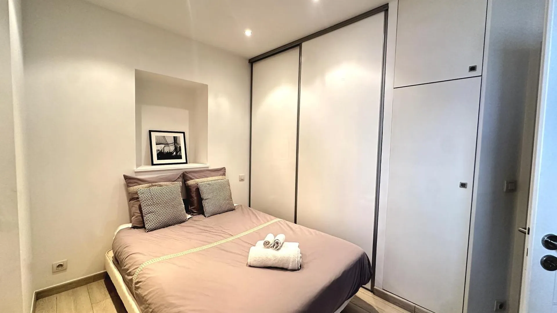 2 Bedrooms With See View Cannes 0*,