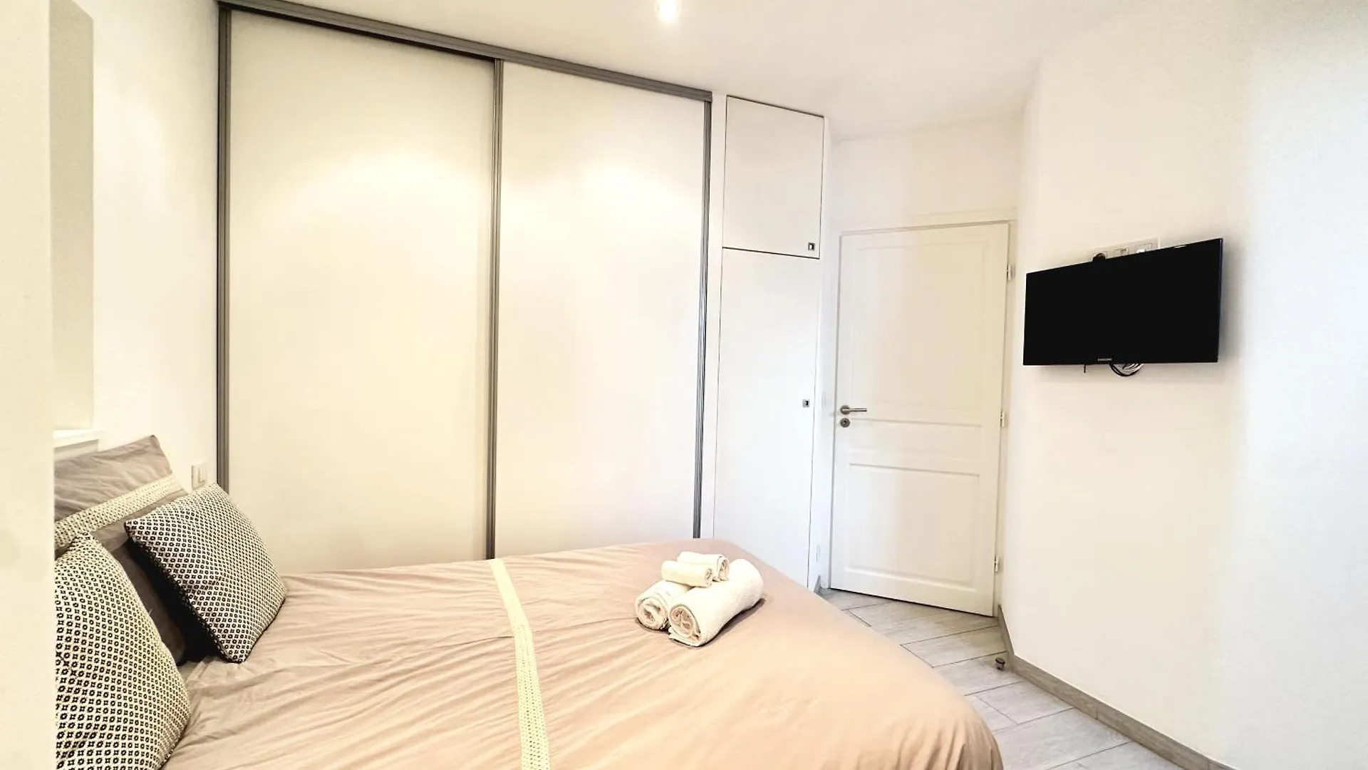 2 Bedrooms With See View Cannes France